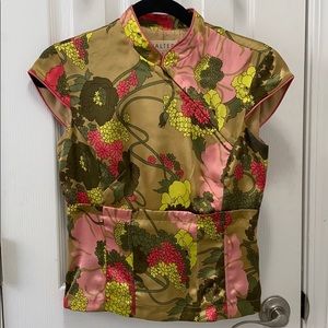 Size 6 Walter Gorgeous Floral patterned blouse